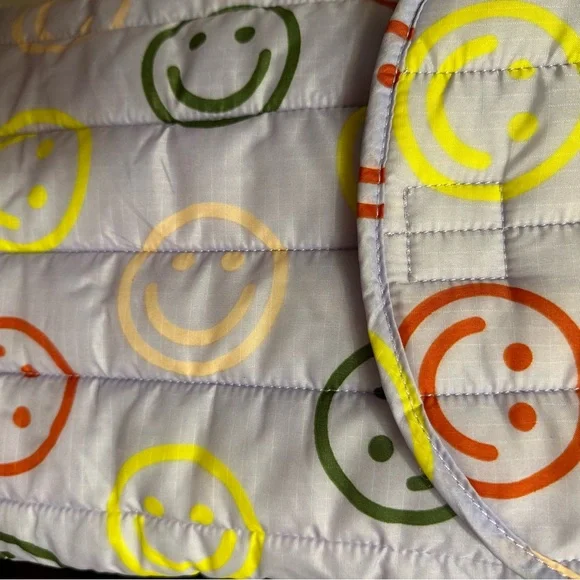 BAGGU Lavender Happy Puffy Laptop Sleeve - Picture 8 of 8